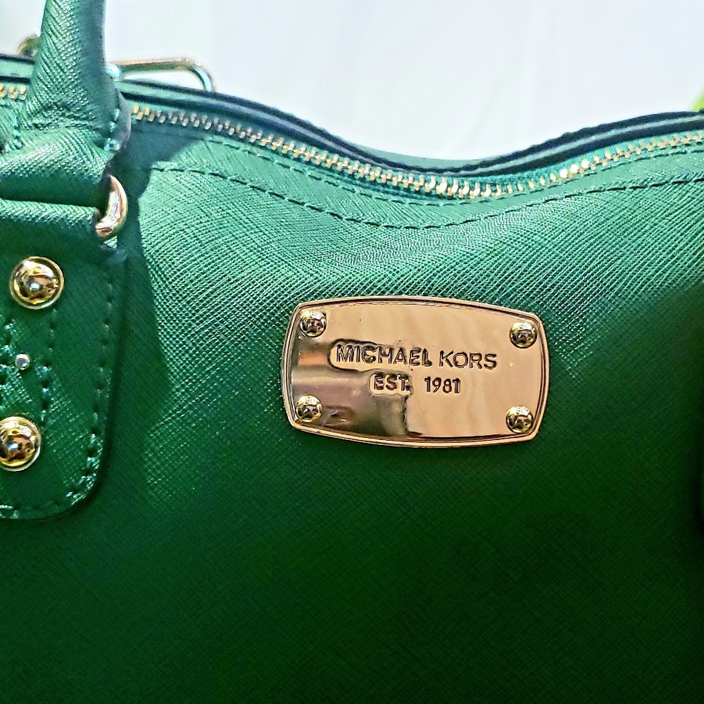 !❗Michael Kors Safiano Green Leather Purse - Picture 3 of 4